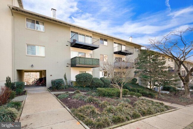 Foto del edificio - 8700 Manchester Rd