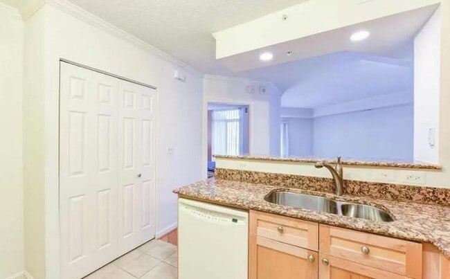 Building Photo - 3101 N Hampton Dr