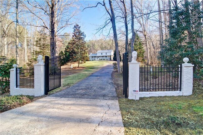 Foto del edificio - 12485 Reinhardt College Pkwy