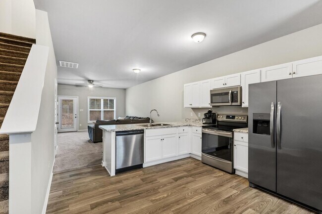 Foto del edificio - Furnished rental available now!!