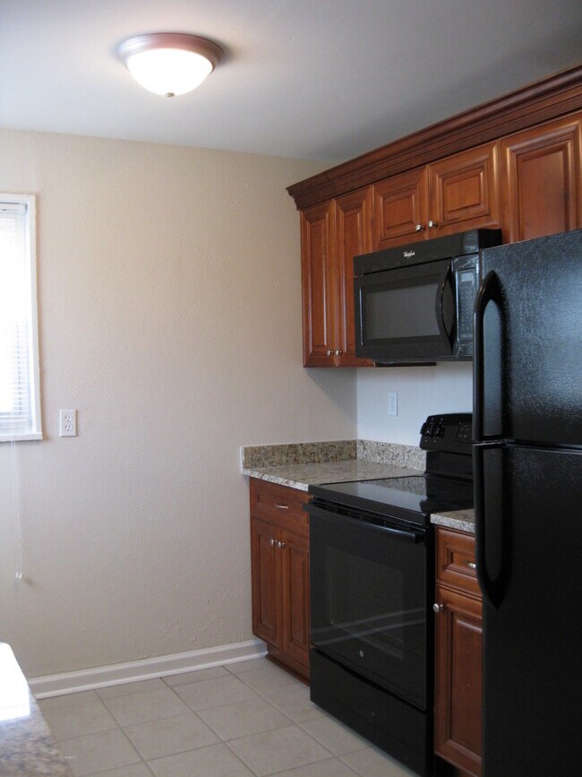 Foto del edificio - 327/329 Woodview Ave
