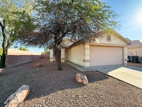 Building Photo - 10539 W Amelia Ave