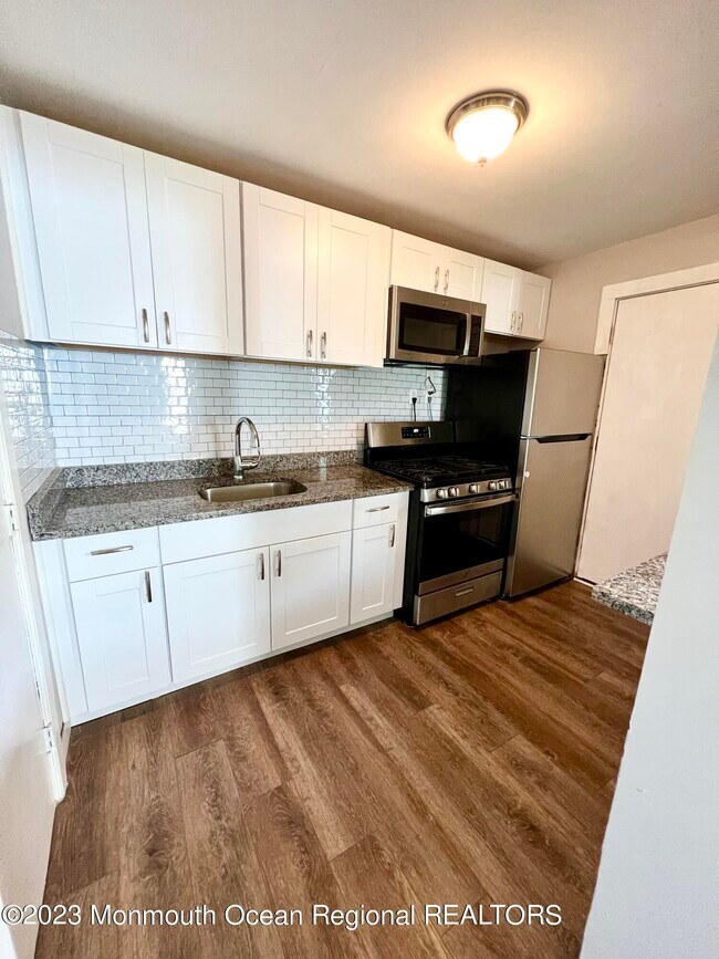 Foto del edificio - 614.5 Ocean Park Ave