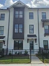 Building Photo - 502 Healy Dr