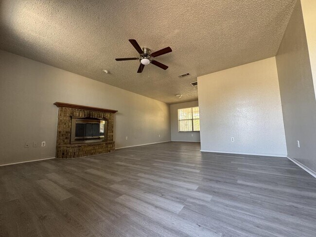 Foto del edificio - 2902 Bluejay Dr