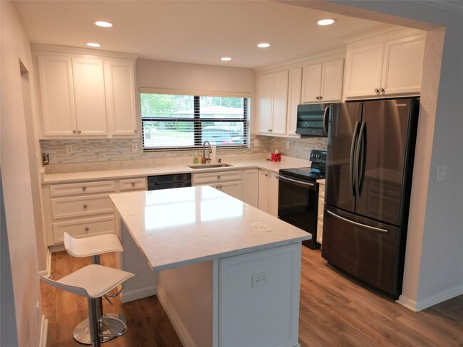 Foto del edificio - 988 SW 9th Ave