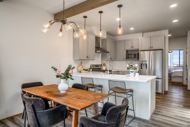 Building Photo - 501 Rio Grande Ave