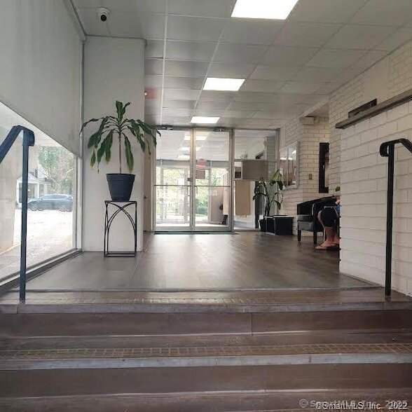 Foto del edificio - 87 Glenbrook Rd