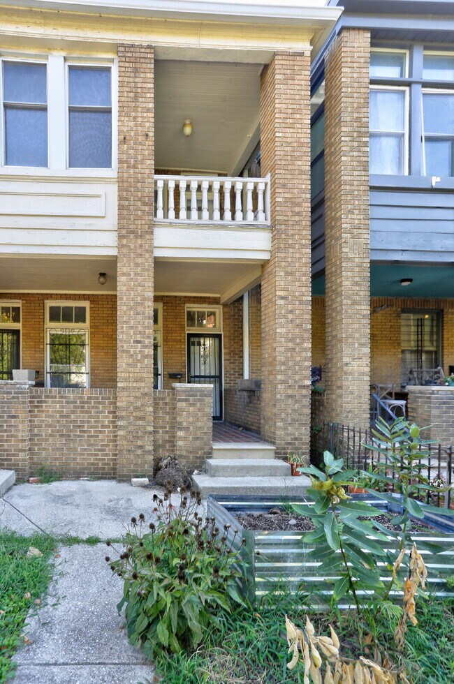 Building Photo - 3BD/1BA: Stunning Duplex in Baltimore City