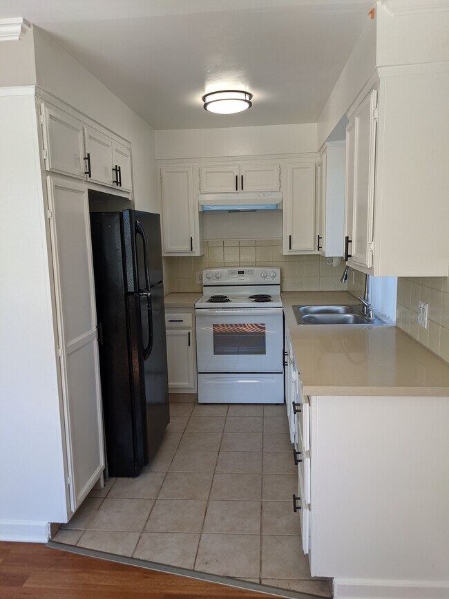 Foto del edificio - 12835 Kling St