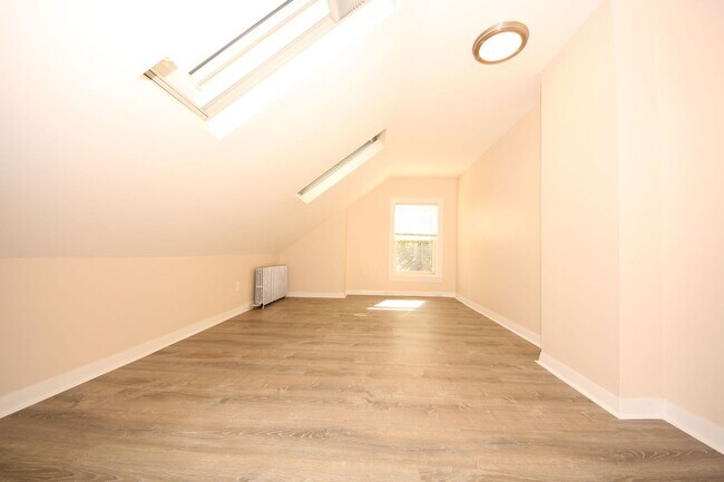 Foto del edificio - fully renovated 1 bed in Waltham no broker fee