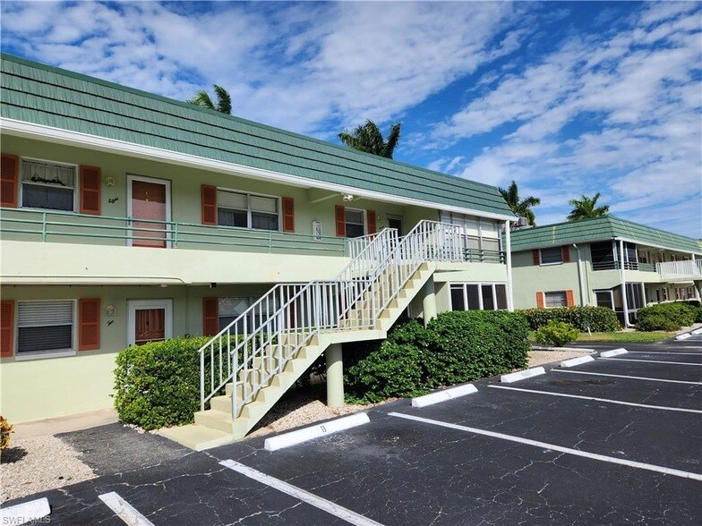 Foto principal - 300 Valley Stream Dr