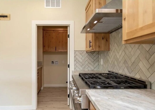 Building Photo - 4 Bed 3 Bath Home in Golden Hills Communit...