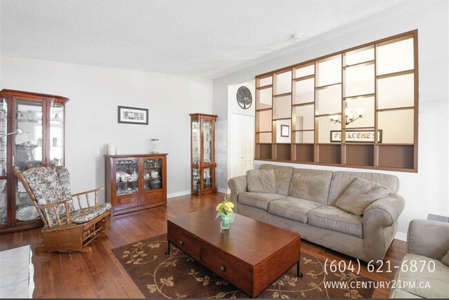 Building Photo - 2579 Sugarpine St