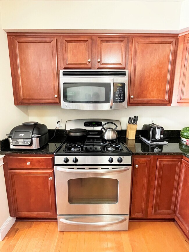 Foto del edificio - 86 Greenleaf St