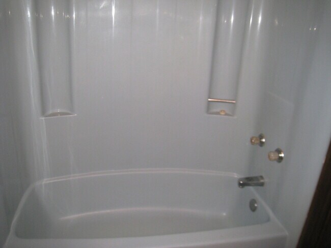 Foto del edificio - 708 DINWID