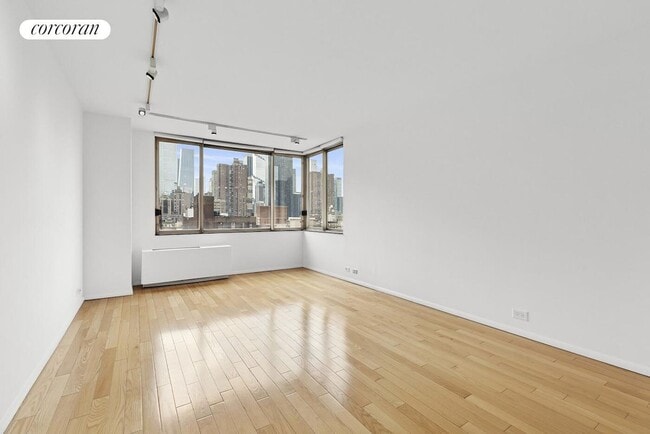 Foto del edificio - 350 W 50th St