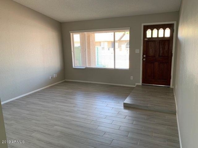 Foto del edificio - 607 W Medina Ave