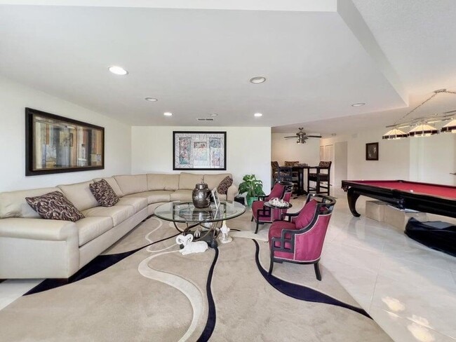 Foto del edificio - 37 Stratford Ln W