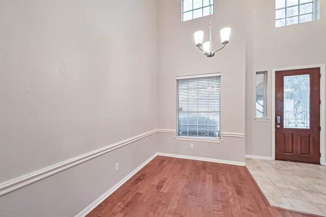 Foto del edificio - 4310 Mulligan Ave