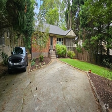 Building Photo - 1666 Briarcliff Rd NE