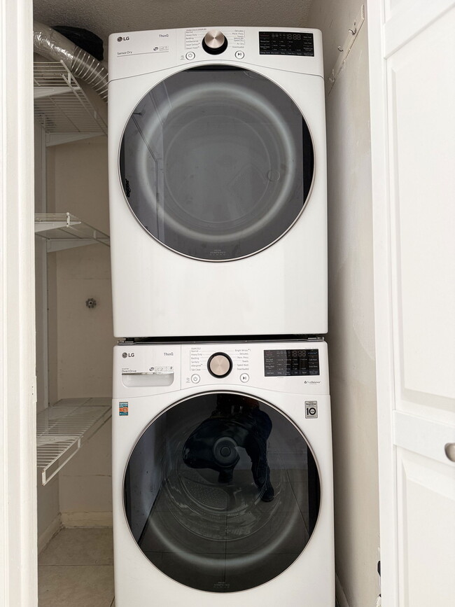 Foto del edificio - 9725 Fontainebleau Blvd