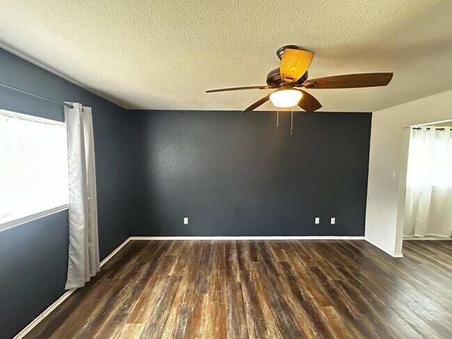 Building Photo - 4607 Oxford Dr