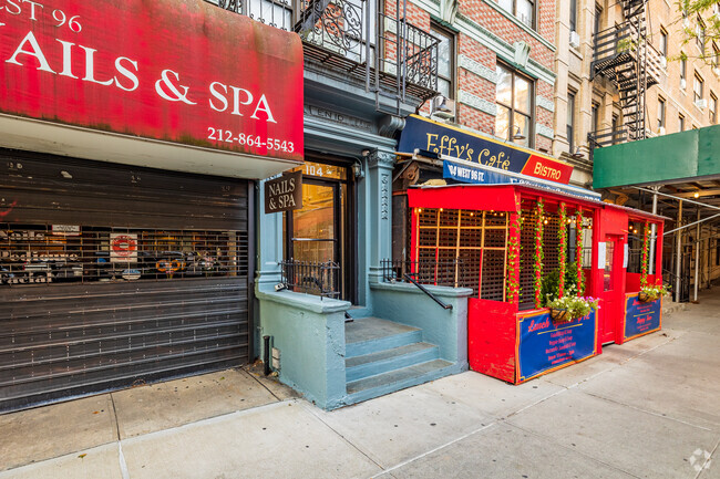 Building Photo - 104 W 96th St