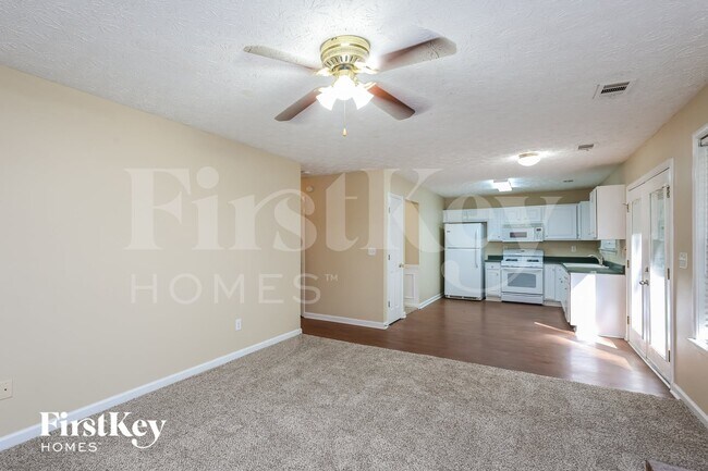 Building Photo - 3710 Wake Robin Way