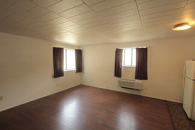 Building Photo - 409 Hay St