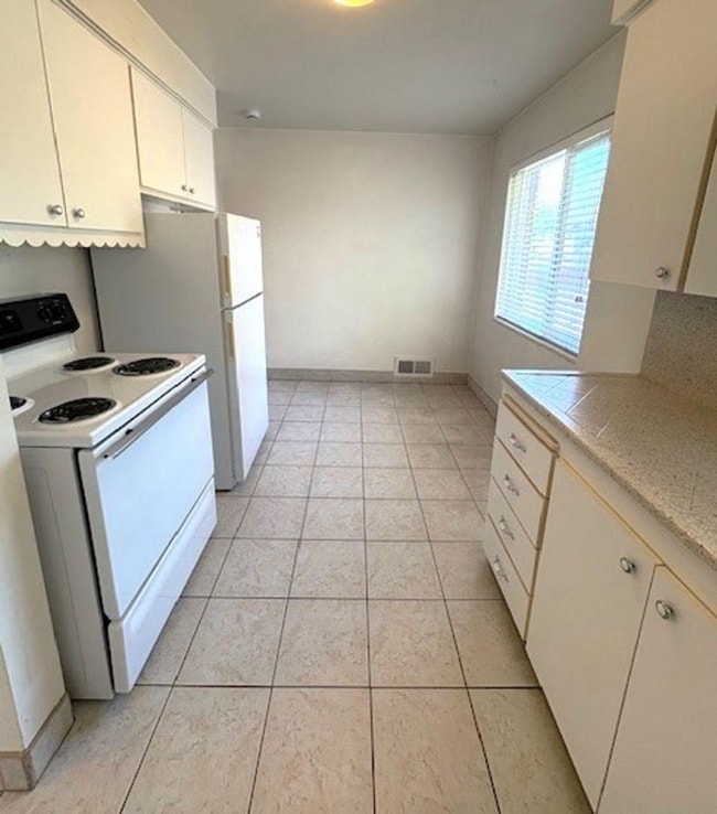 Building Photo - 1777 S 2300 E