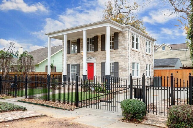 Building Photo - 827 Le Green St