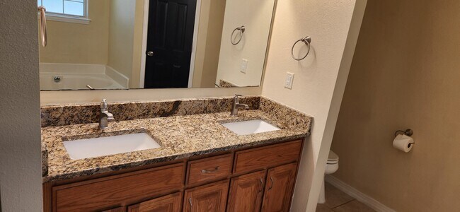 Foto del edificio - 6177 Broad Wing Ct
