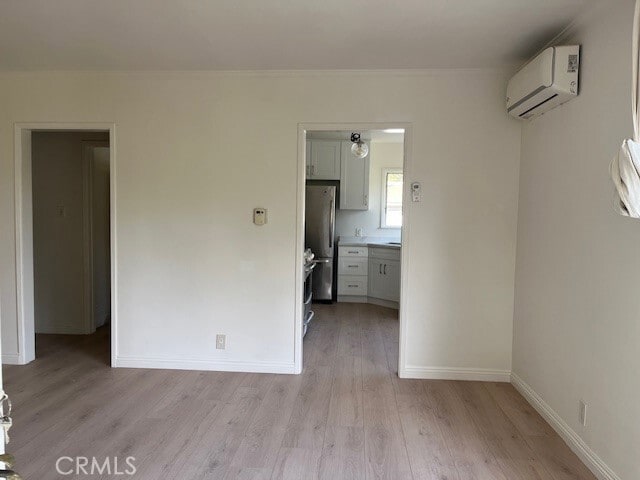 Foto del edificio - 1718 Gillette Crescent