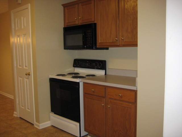 Building Photo - 804 Tunewood Ct