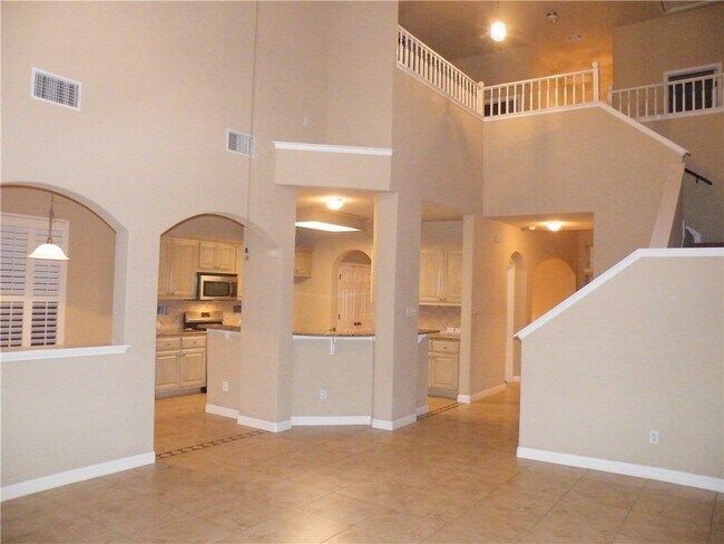 Building Photo - 1717 Stonehaven Ln