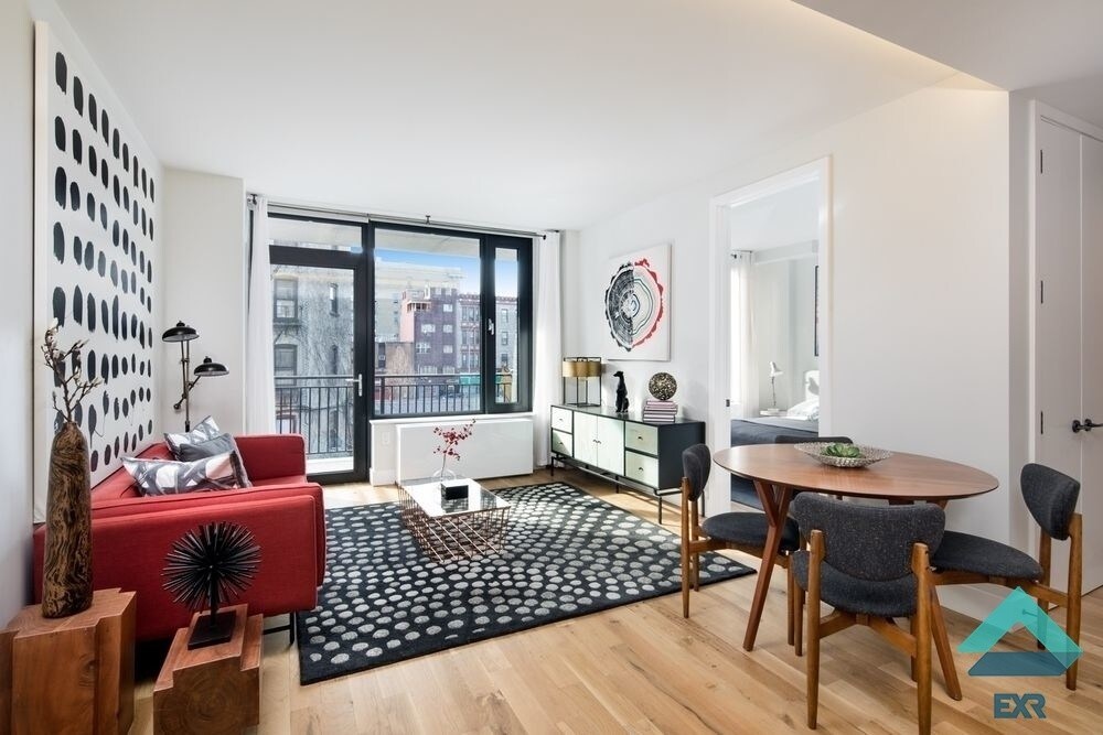Foto principal - 670 Pacific St