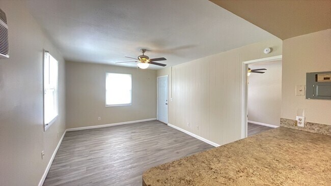 Building Photo - 1BD/1BA Apartment off Curry Ford in Henley...