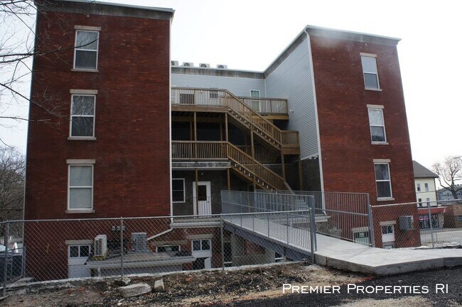 Building Photo - Luxury Studio Apartment in Woonsocket