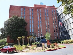 Building Photo - 3060 Pharr Ct N Northwest