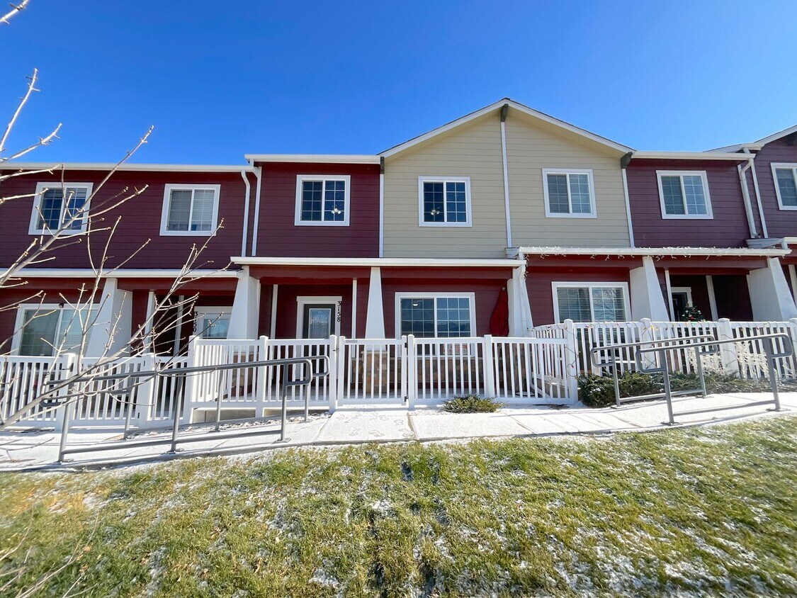 Primary Photo - 3 Bedroom Townhome Available Near Hancock Expy & S Powers Blvd!