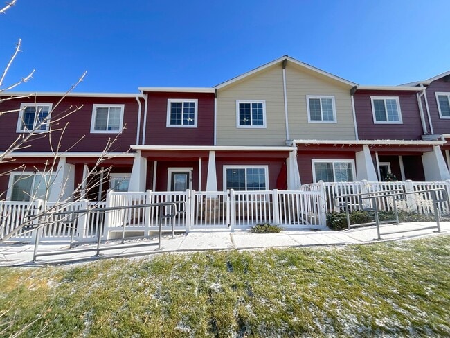 3 Bedroom Townhome Available Near Hancock Expy & S Powers Blvd! - 3 Bedroom Townhome Available Near Hancock Expy & S Powers Blvd!