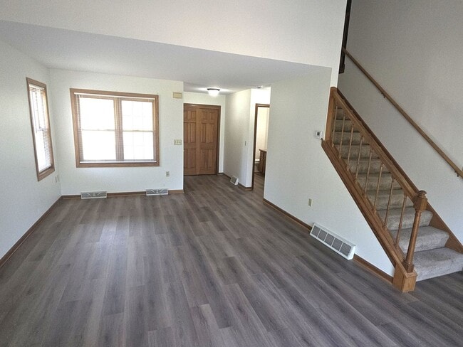 Building Photo - 3205 S Ridge Crest Ct
