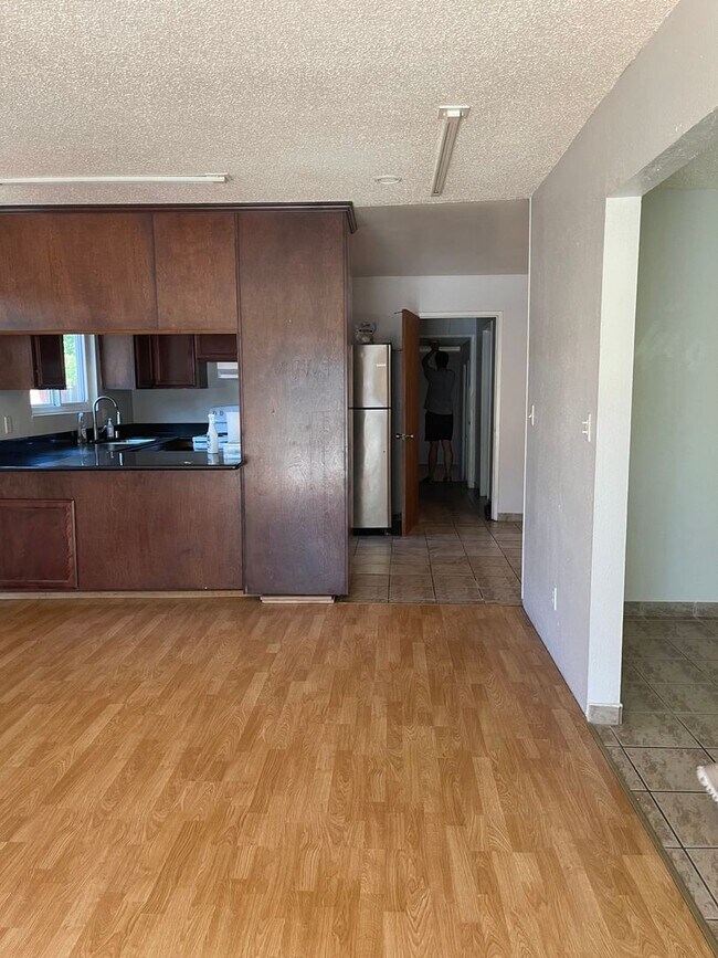 Foto del edificio - 5 Bedroom, 3 Bath Home in East Davis