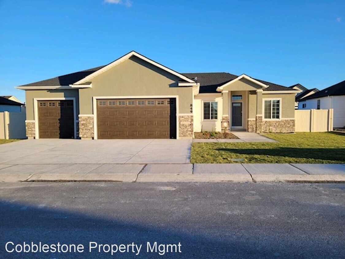 Primary Photo - 4 br, 2 bath House - 849 Broadmoor