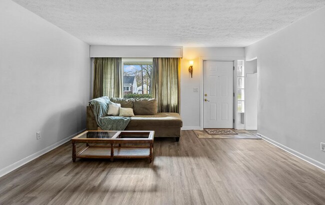 Building Photo - Beautiful 4 Bed, 2 Bath Home