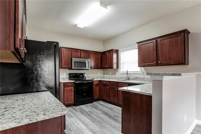 Building Photo - 4830 Ferncrest Pl
