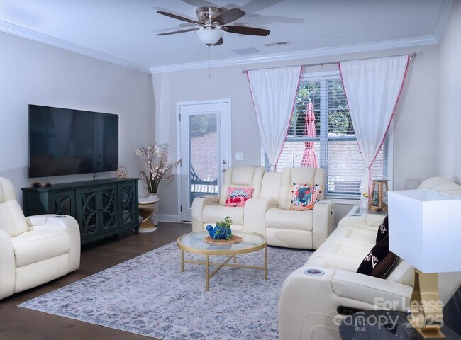 Foto del edificio - 1463 Bramblewood Dr