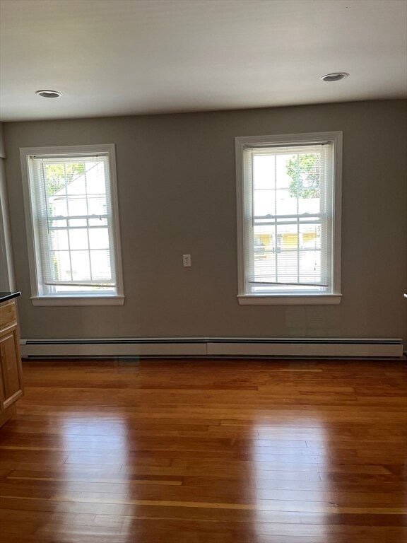 Foto del edificio - 54 W Main St