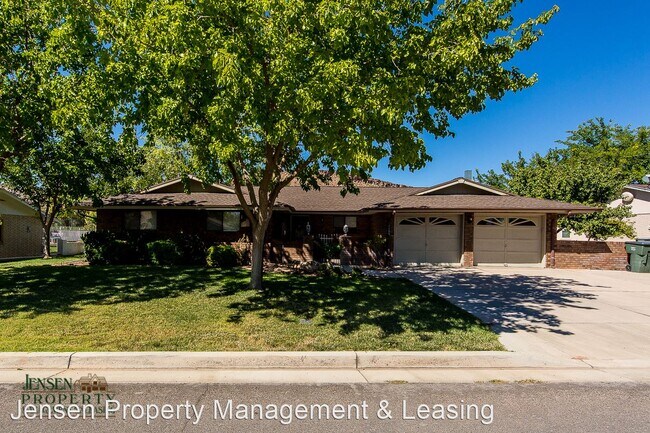Building Photo - 3 br, 2 bath House - 1150 Wesley Powell
